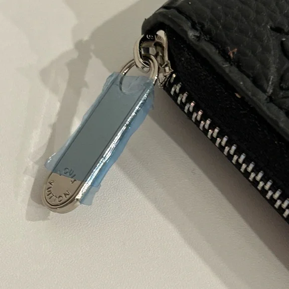 LV Embossed Wallet - Picture 2 of 4